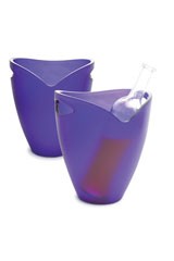  Translucent plastic ice bucket